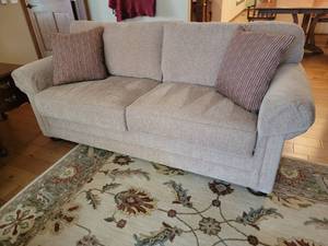 lot 5 image: Marvelous Tan Sofa by King Hickory