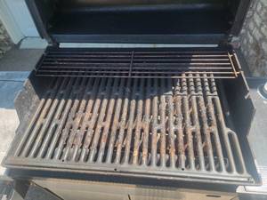 lot 107 image: Weber Spirit Propane Grill