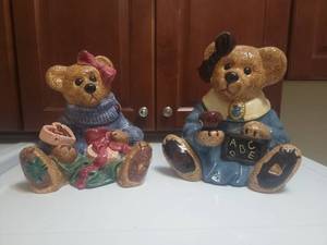 lot 92 image: Boyds Bears Cookie Jar Pair