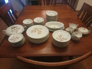 lot 72 image: Noritake Wheaton Fine China Service for 12
