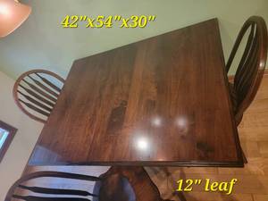 lot 8 image: Gorgeous Wood Dining Set
