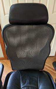 lot 50 image: Black Rolling Office Chair
