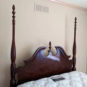 lot 53 image: Lovely Cherry Queen Four Poster Bed Frame