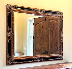 lot 6 image: Gorgeous Large Decorative Wall Mirror