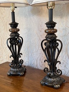 lot 8 image: Pair of Beautiful Ornate Table Lamps