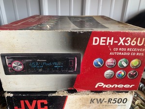 2 car stereos appear new