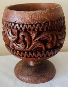 lot 15 image: Hand Carved Wooden Goblets and a Matching Tray from Thailand