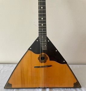 lot 4 image: Vintage Russian Balalaika