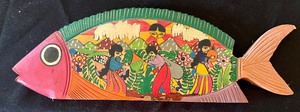 lot 40 image: Bright and Beautiful Wooden Fish Decorative Figurines