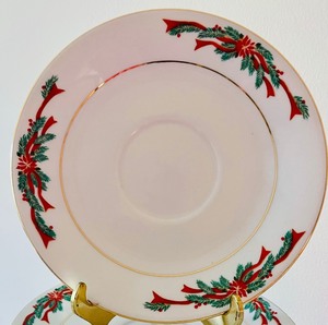 lot 44 image: Fairfield Holiday Themed Fine China Set