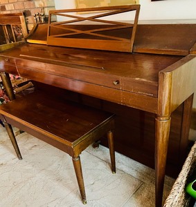 lot 142 image: Vintage Acrosonic Piano by Baldwin