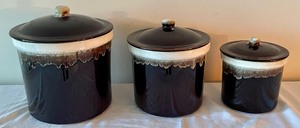 lot 159 image: Vintage Set of Three Pfaltzgraff Canisters