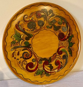 lot 115 image: Wooden Rosemaling Platter and Woven Decor
