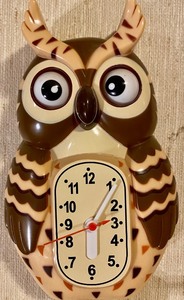 lot 133 image: Vintage Owl Clock