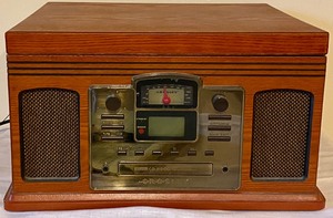 lot 190 image: Crosley RadioTurntable