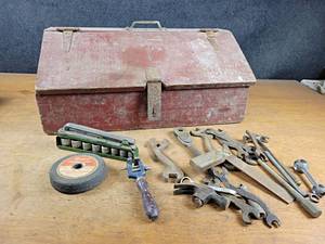 Antique Wood Toolbox (24 x 12 x 11), Antique and Vintage Tools - NO SHIPPING