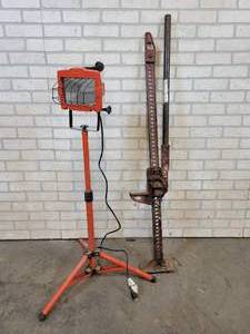 Handyman Jack - 48 and Halogen Worklight (Needs Bulb) - NO SHIPPING