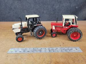 International 1586 and CASE 2594 Diecast Tractors