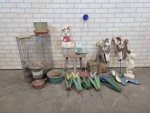 Large Lot of Outdoor Garden Dcor - Wood Tulips, Ceramic Seahorse, Milking Stool and More - NO SHIPPING