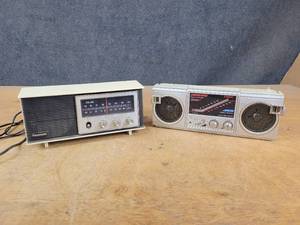 Pair of Vintage Radios - Americana - (Works) and Panasonic (Not Working)