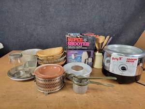 Vintage Kitchen Lot - Betty G Cooker, Electric Cookie Press and More - NO SHIPPING