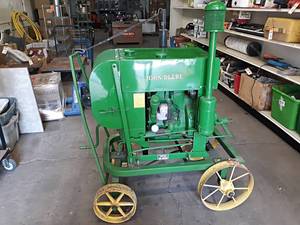 lot 3A image: Rebuilt 1940s John Deere LUC Engine Power Unit w Pulley - MUST SEE - NO SHIPPING
