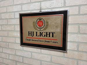 lot 173 image: Herman Josephs HJ Light Beer Mirror - 18 x 13