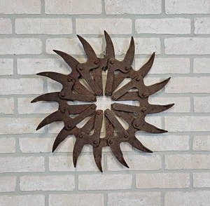 lot 31 image: Antique Steel Rotary Hoe Wall Hanger - About 19 Diameter