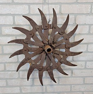 lot 33 image: Antique Steel Rotary Hoe Wall Hanger - About 19 Diameter