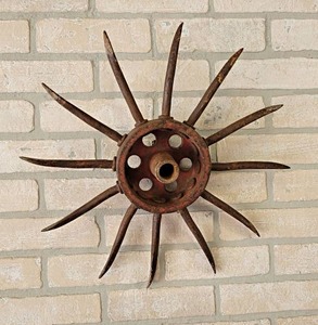 lot 34 image: Antique Steel  Cast Iron Rotary Hoe Wall Hanger - About 17 Diameter