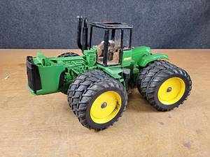 lot 89 image: John Deere Diecast Tractor - Missing Pieces - About 16 Long