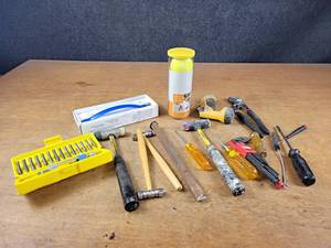 lot 159 image: Lot of Assorted Hand Tools