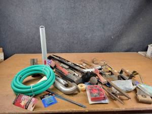 lot 231 image: Large Lot of Assorted Tools and Hardware
