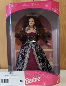 lot 10 image: Vintage 1996 Barbie Winter Fantasy Doll-Like NEW In Original Box