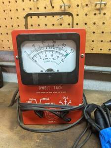 lot 32 image: Vintage Meters -Tachometer, Commercial Trades Institute Viso Analyzer, and More $300 Value
