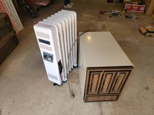 lot 42 image: Lakewood Space Heater & Vintage Sears Coldspot Dehumidifier- Both in Working Condition