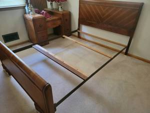 lot 105 image: Art Deco 1930s Waterfall Bed Fram $1500 Value