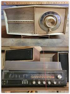 lot 50 image: Vintage Sound Design Stereo and Motorola Radio- They Still Work