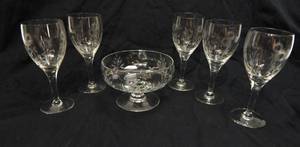 lot 68 image: Lot of 5 Vintage Flower Etched Wine Glasses and Matching Footed Bowl