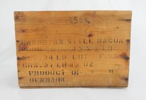 lot 49 image: Vintage Canadian Style Bacon Wooden Box Product of Denmark