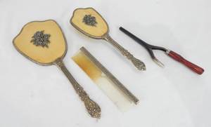 lot 39 image: Vintage Dresser Set and Vintage Hair Curler