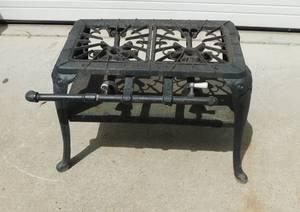 lot 14 image: Vintage Detroit Jewel No 62 Stove