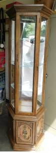 lot 12 image: Lighted Curio Cabinet with Mirrored Back