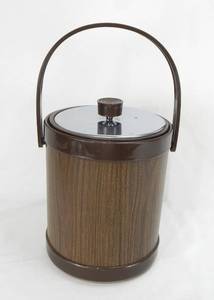 lot 92 image: Vintage ATAPCO Plastic and Chrome Ice Bucket