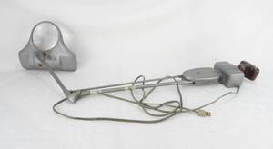 lot 34 image: Vintage Dazor Floating Fixture Model M-209 with Magnifying Glass