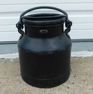 lot 21 image: Vintage Small Black Milk Can with Handle
