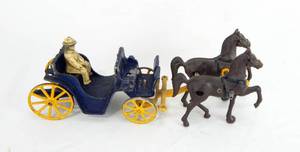 lot 6 image: Vintage 1940s Stanley Toys Cast Iron Horse and Buggy with Driver