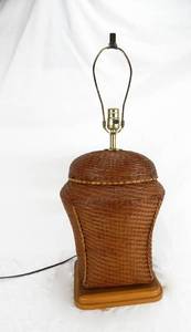 lot 119 image: Vintage Wicker Table Lamp