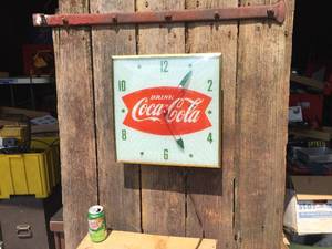 lot 2 image: Vintage Drink Coca Cola Light-up Wall Clock