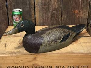 lot 19 image: Wooden Duck Decoy